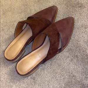 Maroon colored mule shoes